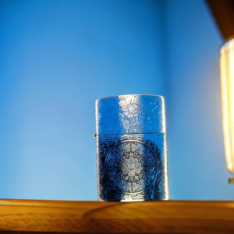 佐罗精雕熏蓝牡丹煤油打火机
