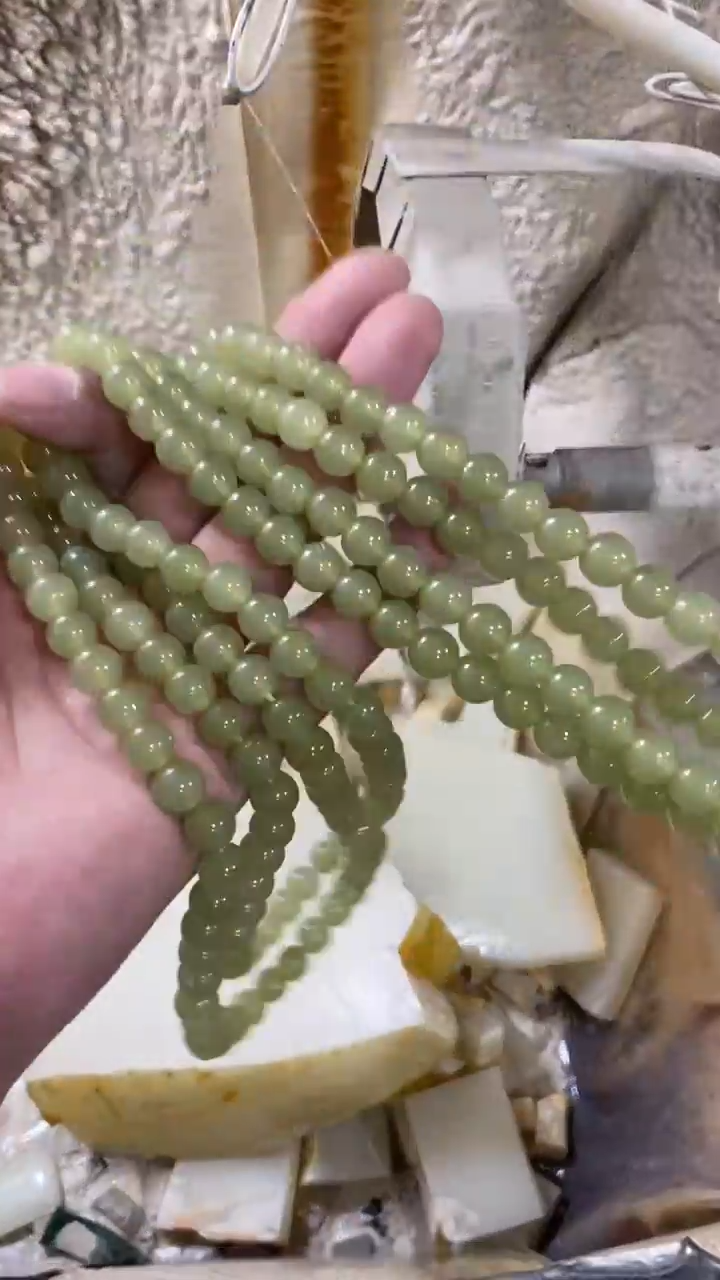 晴108颗卡8MM珠串  发一条