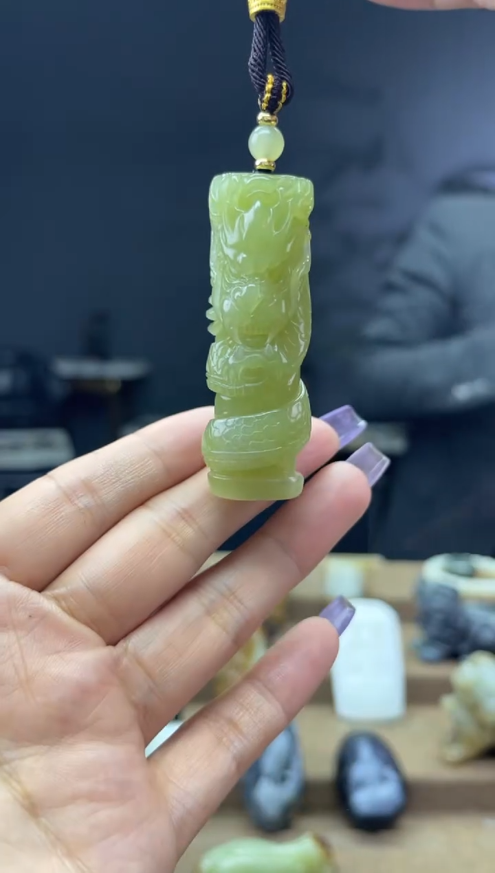 颈饰未镶嵌和田玉1