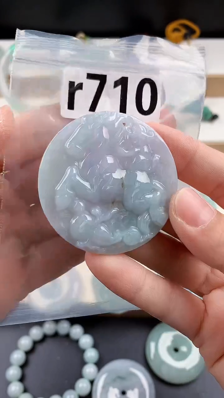 颈饰未镶嵌翡翠天然翡翠吊坠挂件