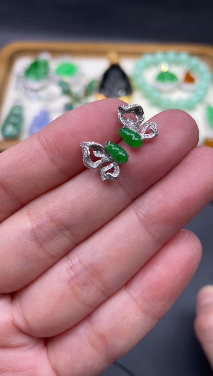 【闪购商品】翡翠耳饰18K金镶嵌100........