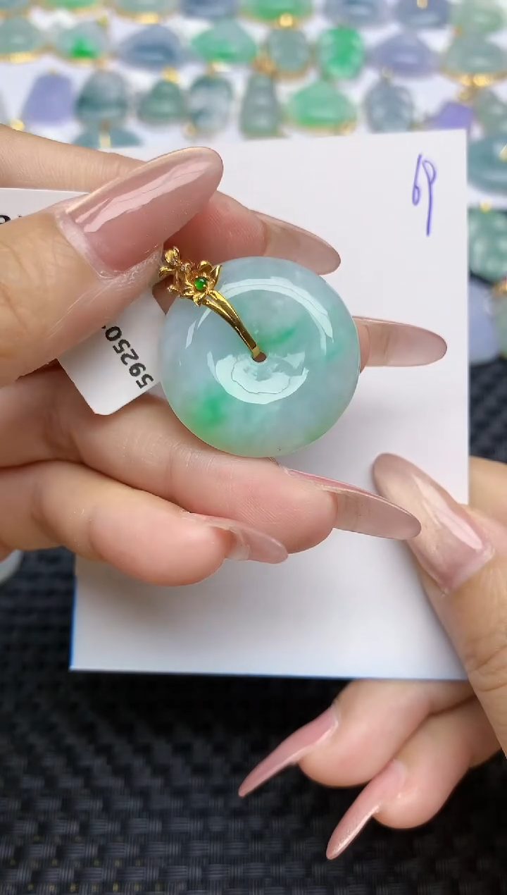 【闪购商品】翡翠颈饰18K金镶嵌天然A货翡翠 69