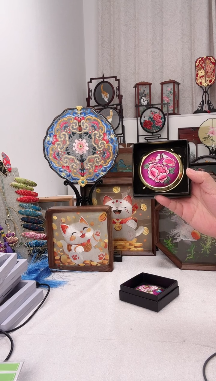 扇子苏绣作品手工小镜子