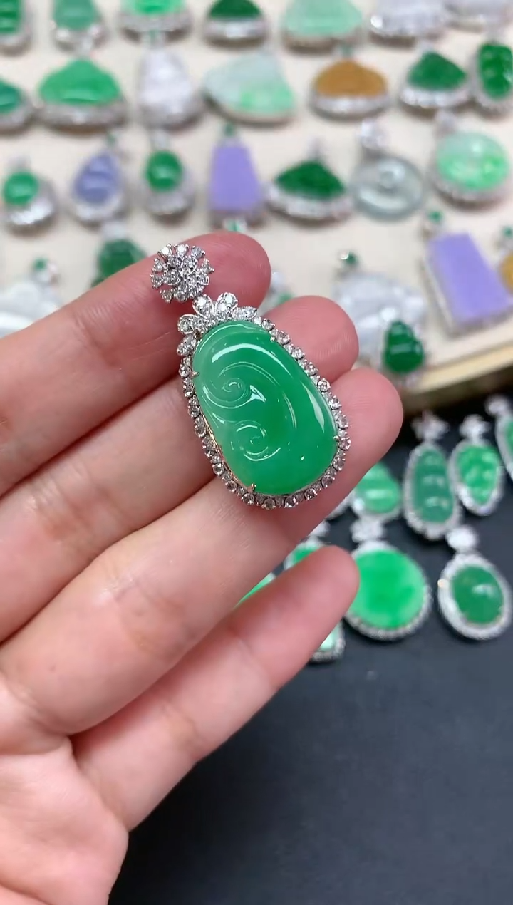 【闪购商品】翡翠吊坠(不含链)18K金镶嵌W45|15800