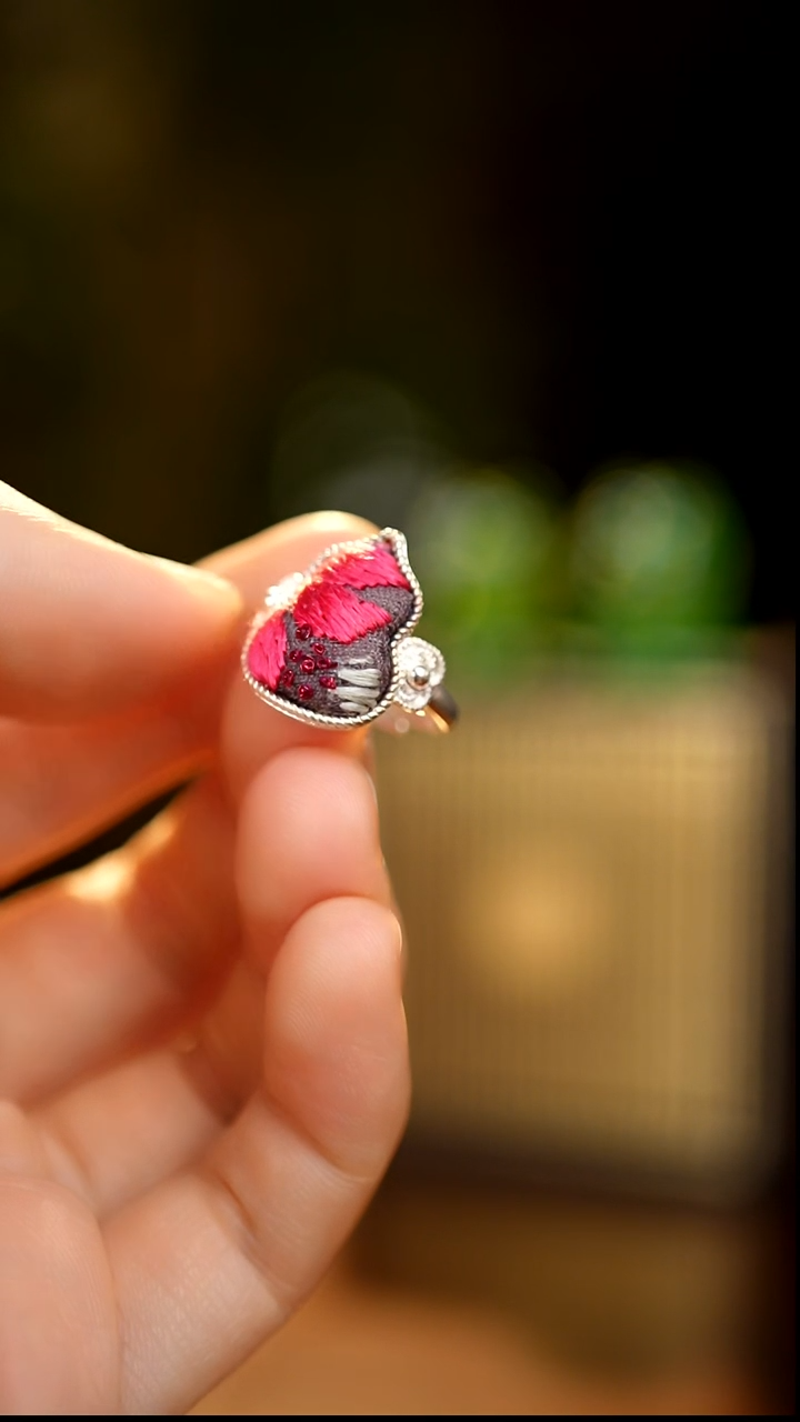 刺绣私人定制苗族手工E21