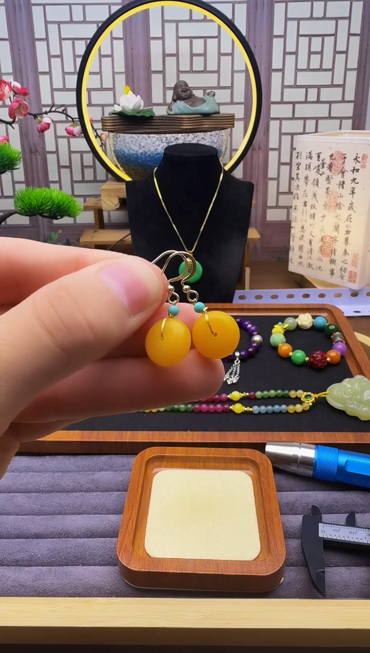 14K金镶嵌蜜蜡耳饰E82