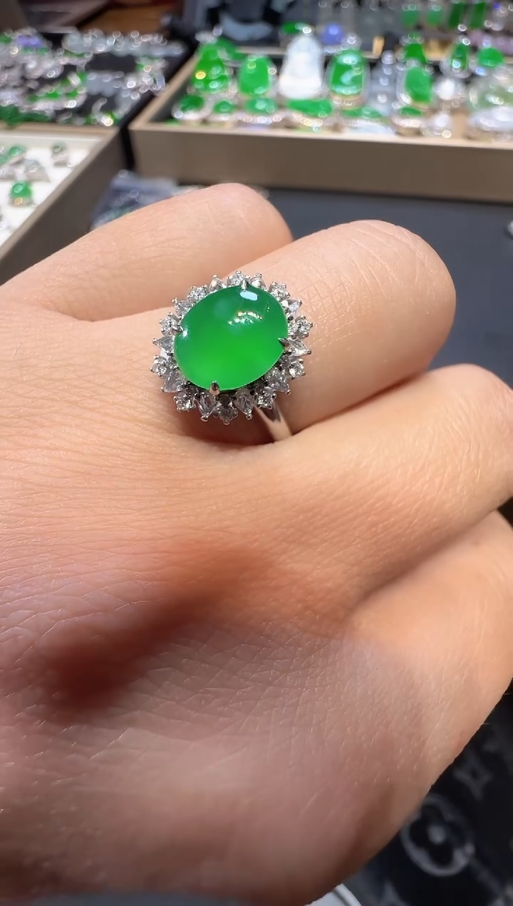 【闪购商品】翡翠戒指18K金镶嵌蛋面