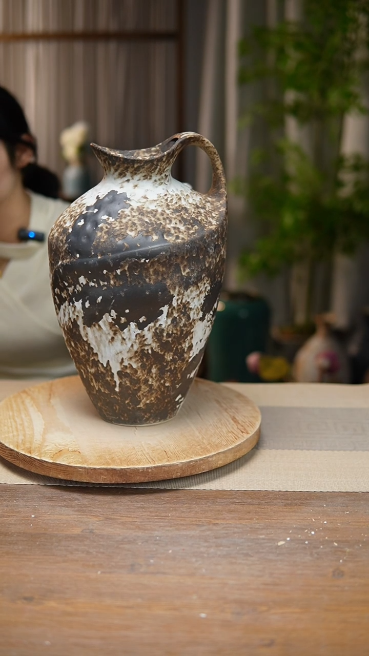 【闪购商品】陶瓷  花器诧寂黑奶壶