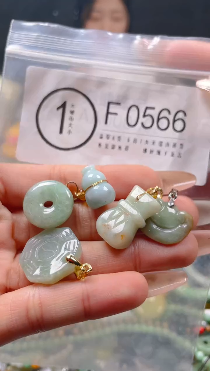 【闪购商品】翡翠颈饰未镶嵌/F/翡翠A货一图一物