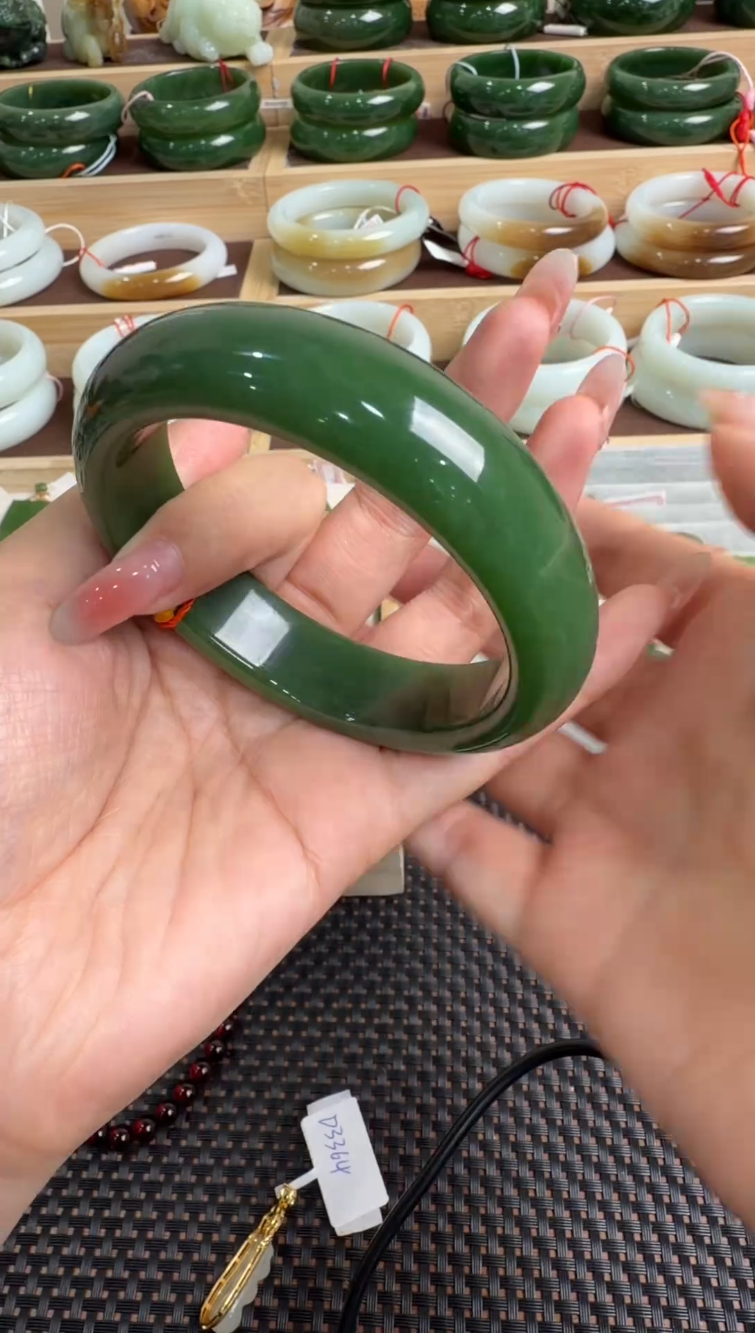 颈饰未镶嵌和田玉手镯62