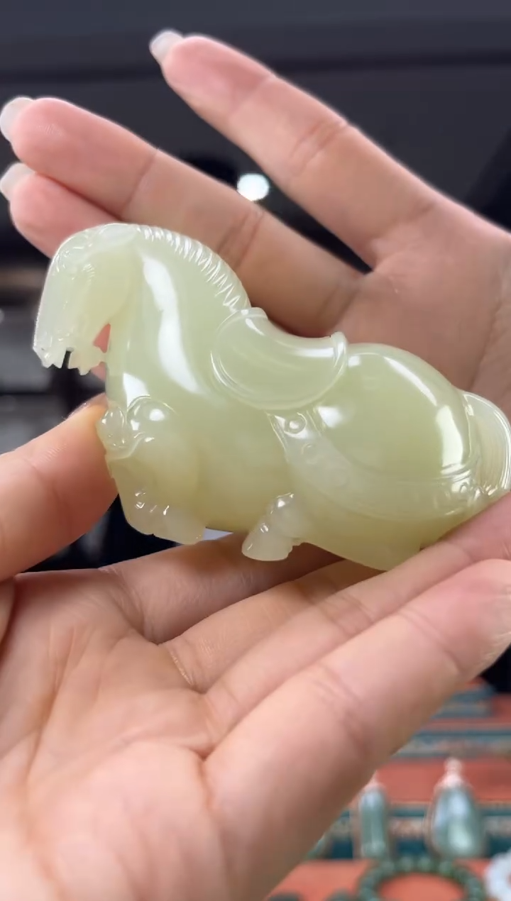 颈饰未镶嵌和田玉佩佩