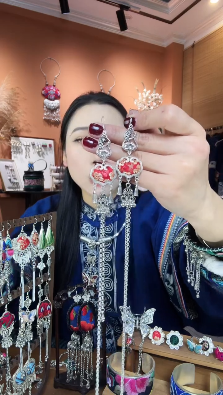 【闪购商品】刺绣纯手工民族风耳环