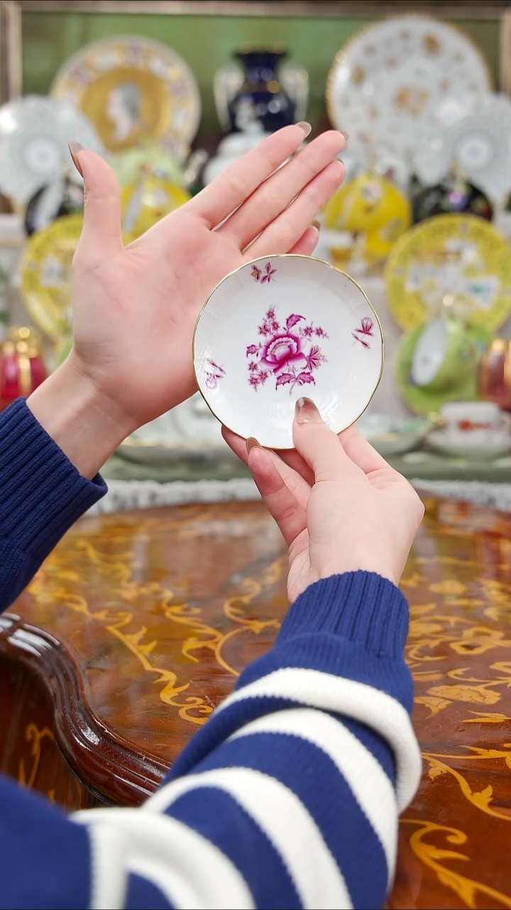 瓷婷婷中古瓷器如图所示1