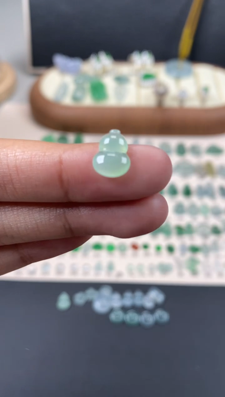 【闪购商品】翡翠未镶嵌颈饰翡翠冰晴葫芦