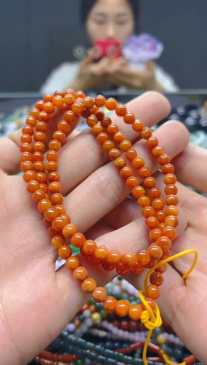 颈饰未镶嵌翡翠4MM/C/翡翠A货，一件也是批发价