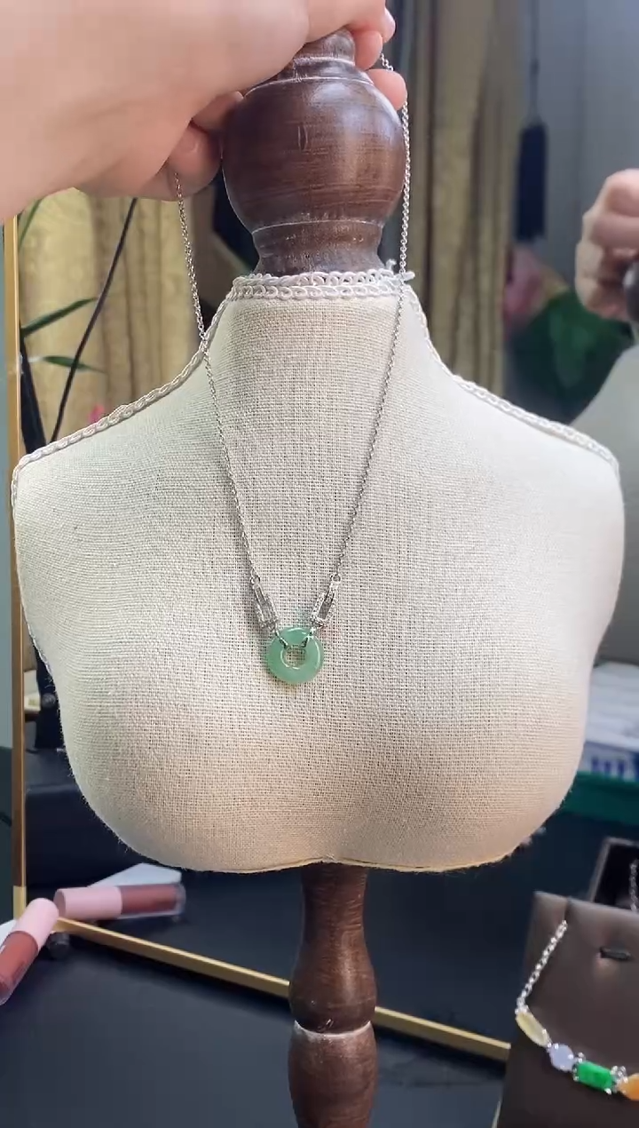 颈饰银S925镶嵌翡翠17881