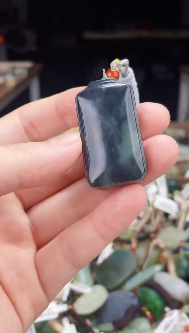 颈饰未镶嵌和田玉1