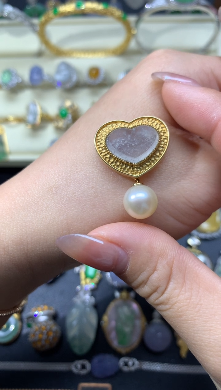 【闪购商品】翡翠颈饰18K金镶嵌吊坠