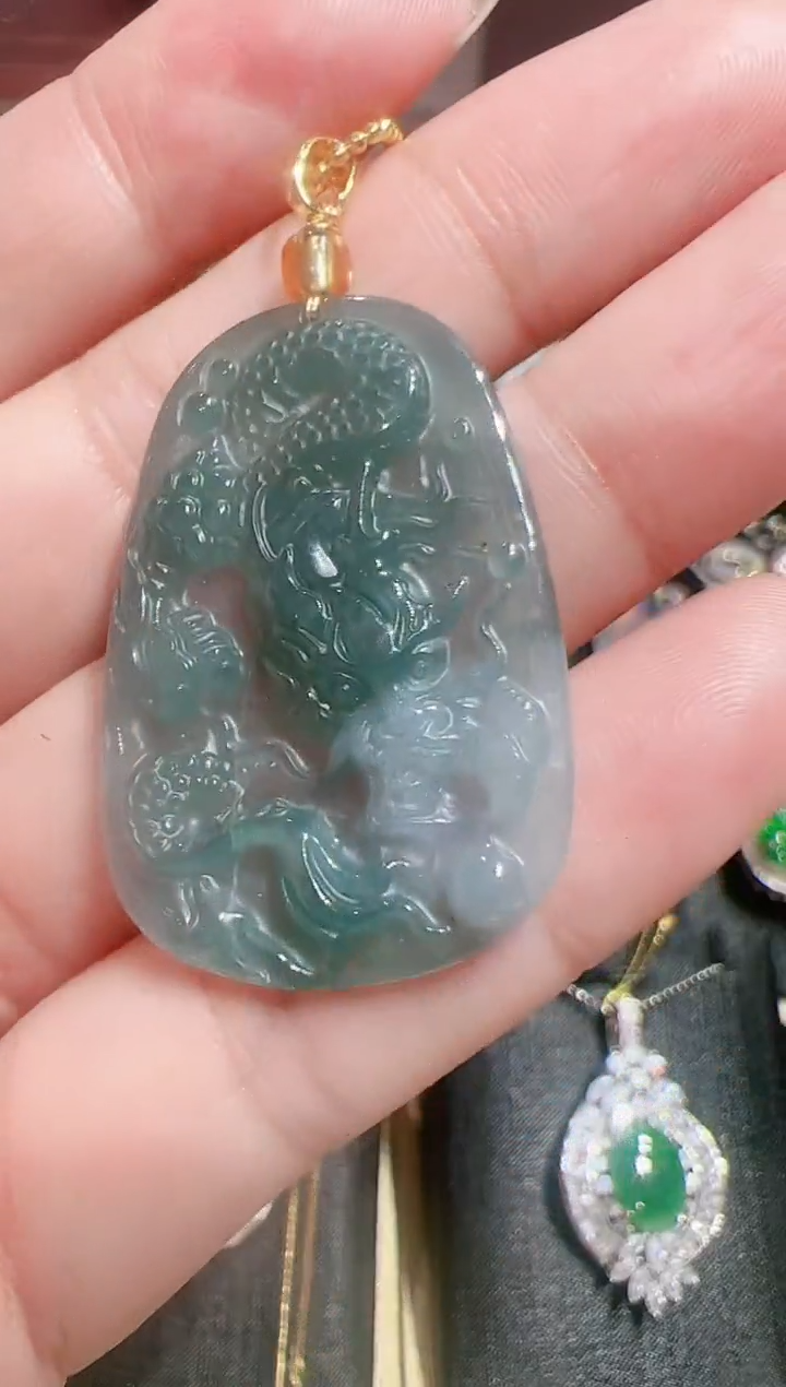 【闪购商品】翡翠颈饰未镶嵌202521303