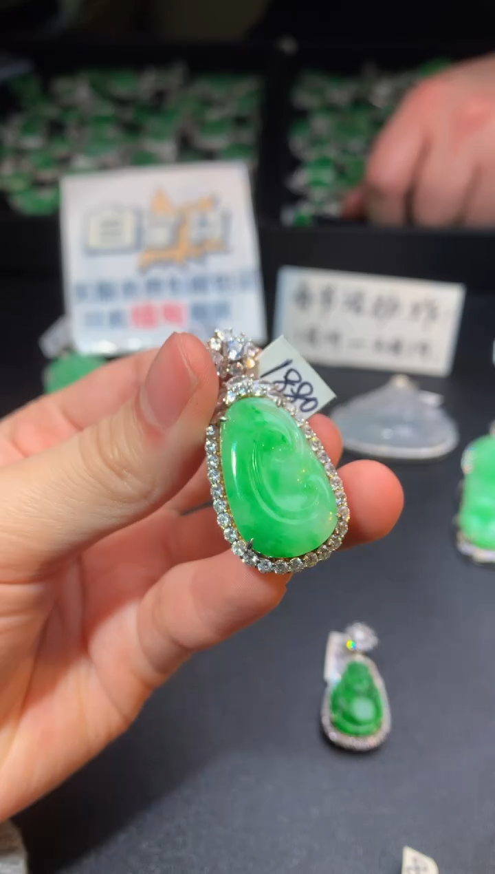 【闪购商品】翡翠颈饰银S925镶嵌翡翠