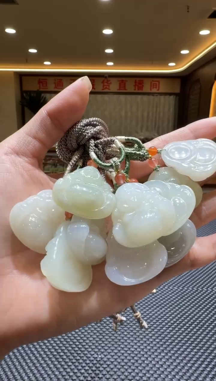 颈饰未镶嵌和田玉挂件（多样性发一）