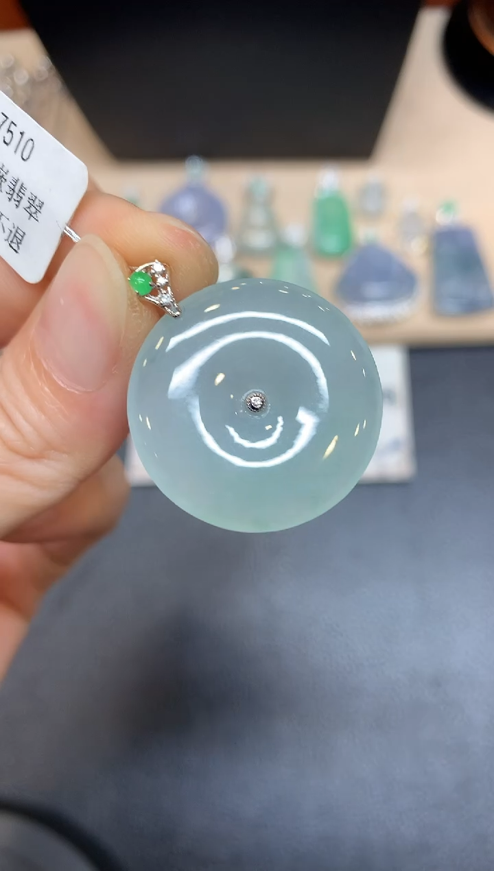 【闪购商品】翡翠颈饰18K金镶嵌平安扣【无服务费多样性发其一