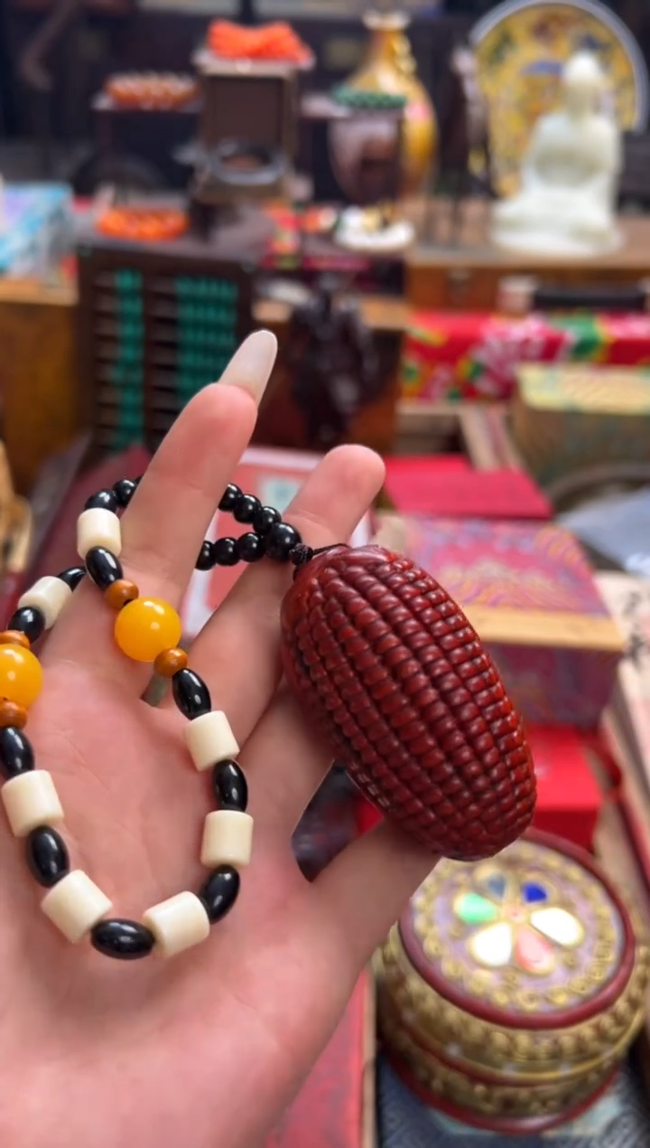 檀香紫檀（小叶紫檀）--------瓷--------玉米把件