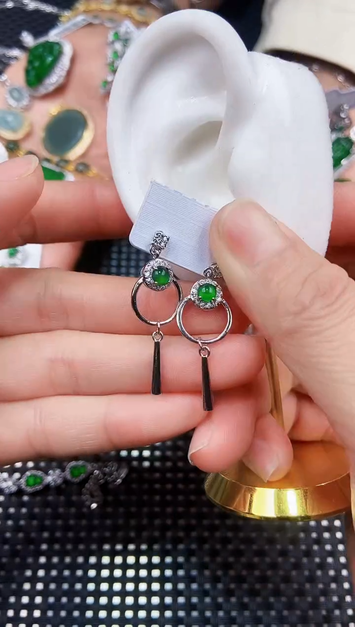 【闪购商品】翡翠耳饰未镶嵌11111111