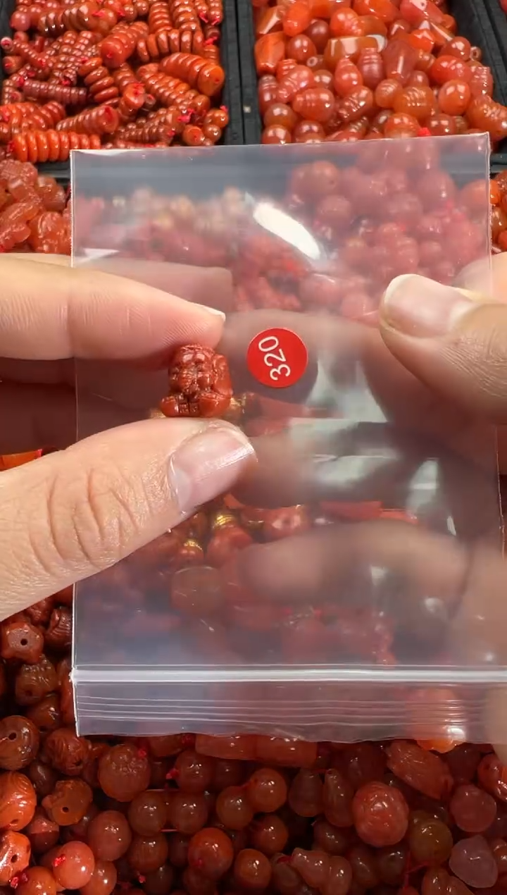 【闪购商品】南红玛瑙颈饰未镶嵌1