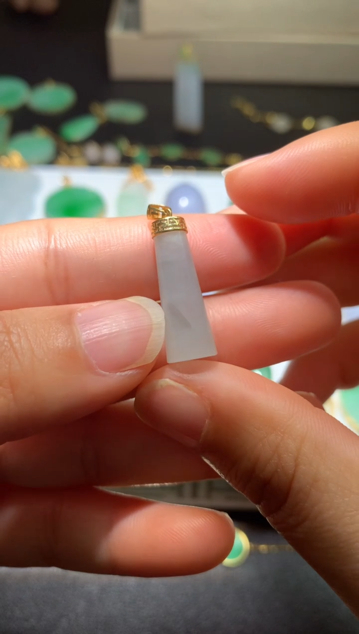 【闪购商品】翡翠颈饰18K金镶嵌净货