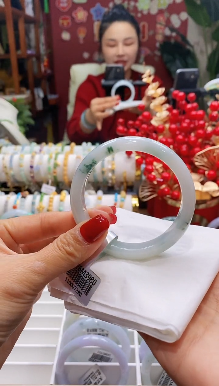 【闪购商品】翡翠手镯未镶嵌147冰飘5758/12.4*7.8