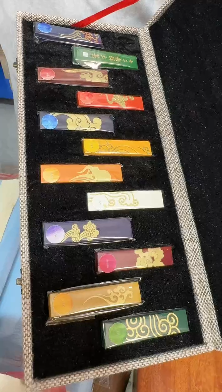 当***在矿物质十二色彩色墨条1盒