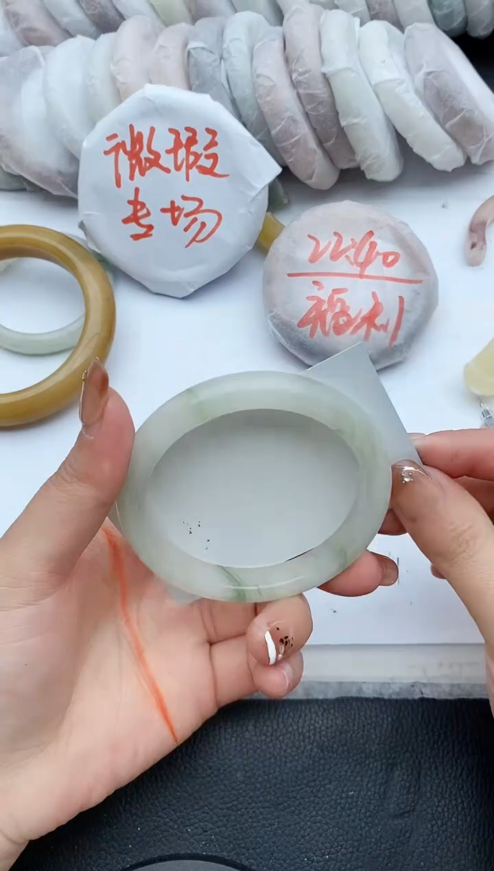 【闪购商品】石英质玉手镯未镶嵌A175+58/59