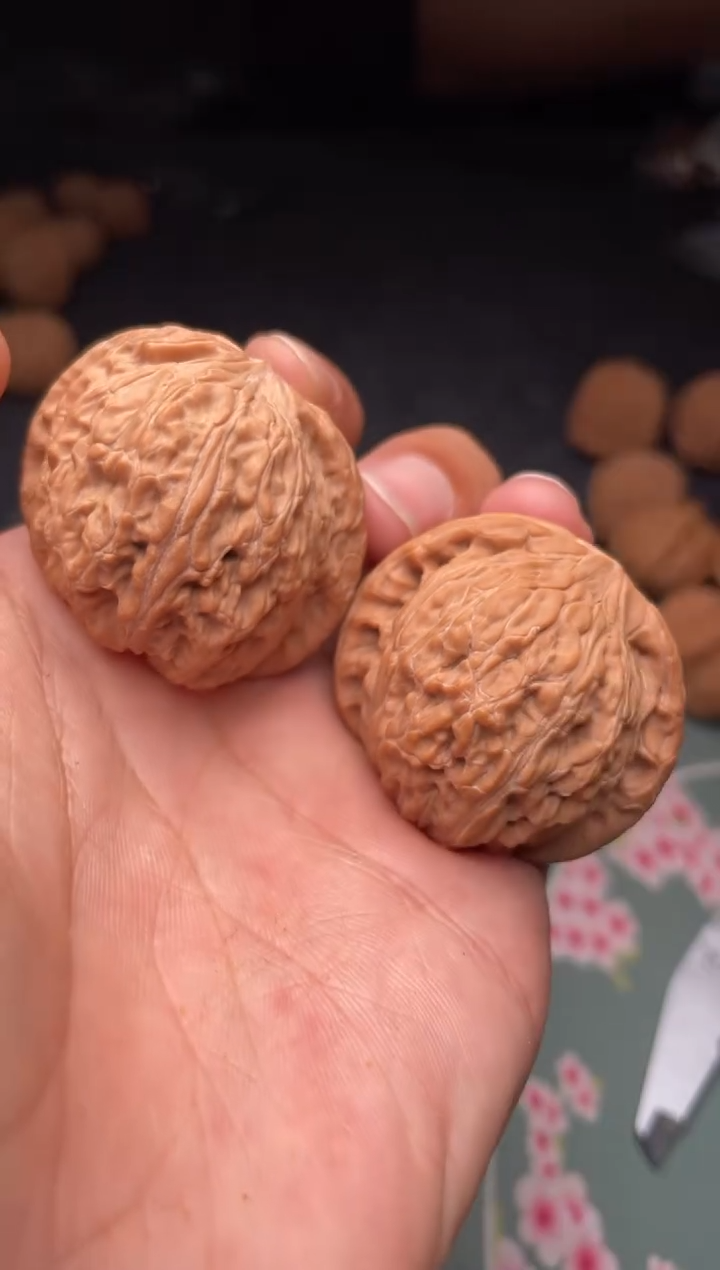 把件文玩核桃a243   泥鳅背  39尺