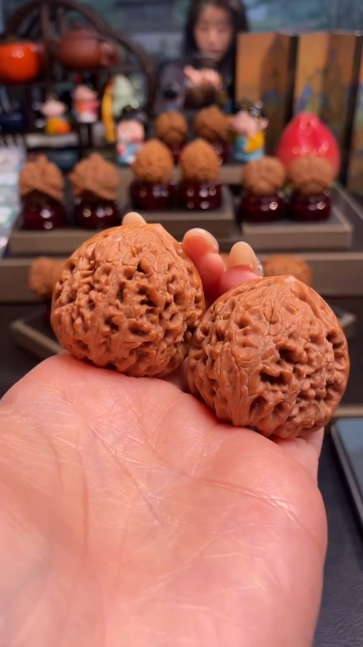 【闪购商品】文玩核桃把件K3水龙纹38