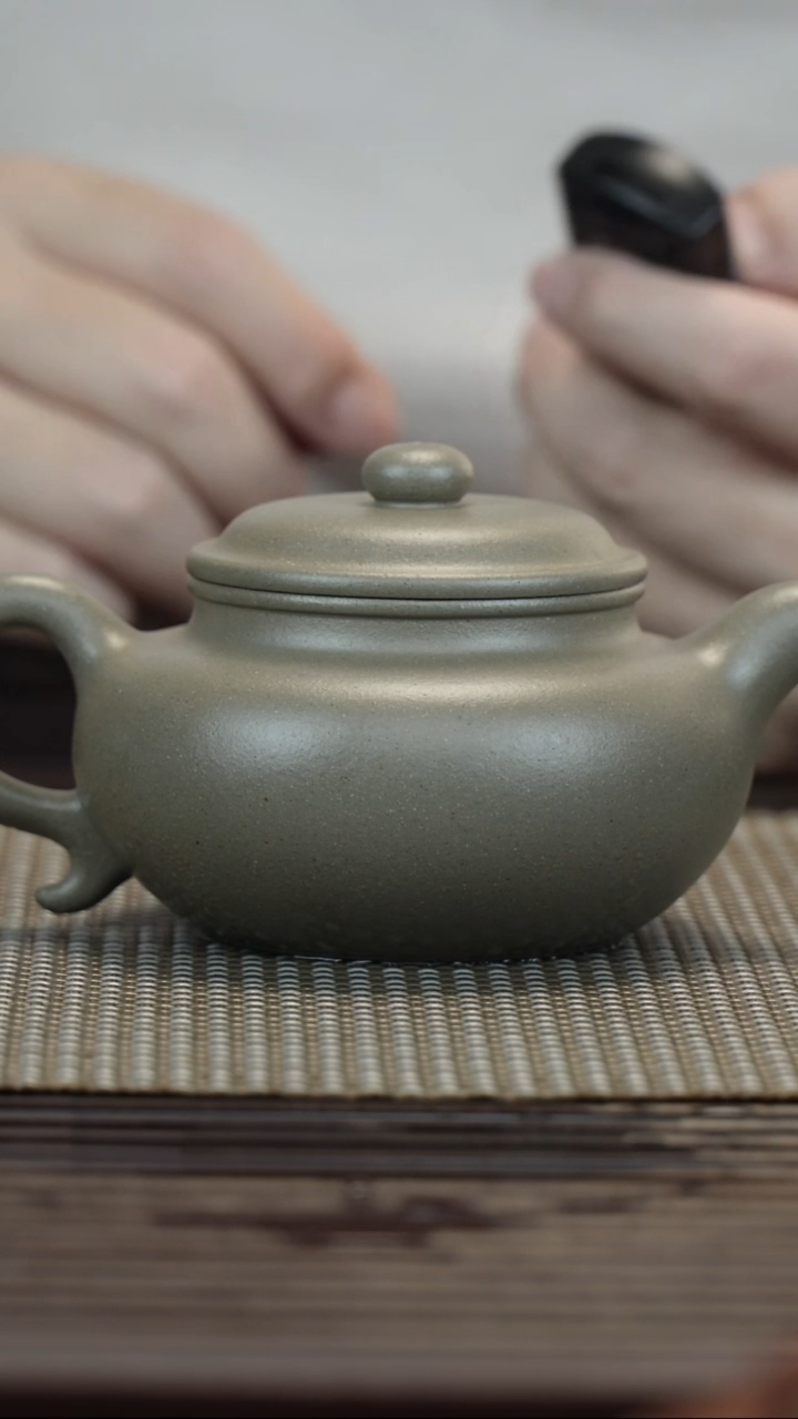 茶壶紫砂青段仿古半手工200CC