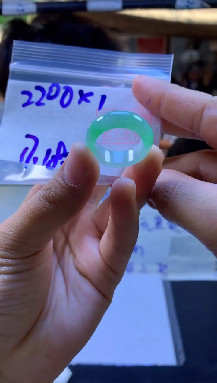【闪购商品】定制翡翠未镶嵌戒圈#2200元-毛货需精细抛光