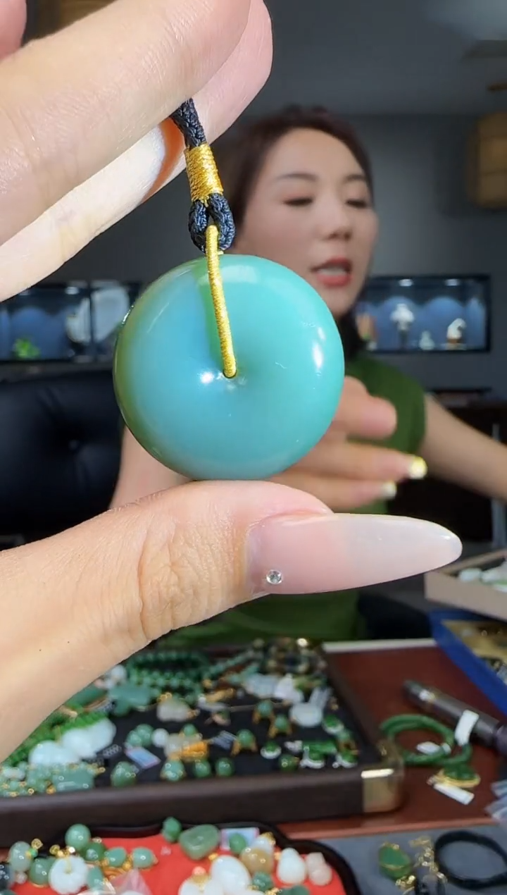 和田玉未镶嵌吊坠(不含链)1