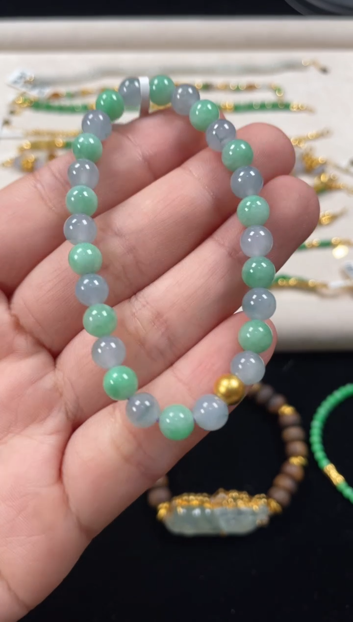 足金镶嵌手串翡翠一条   P332