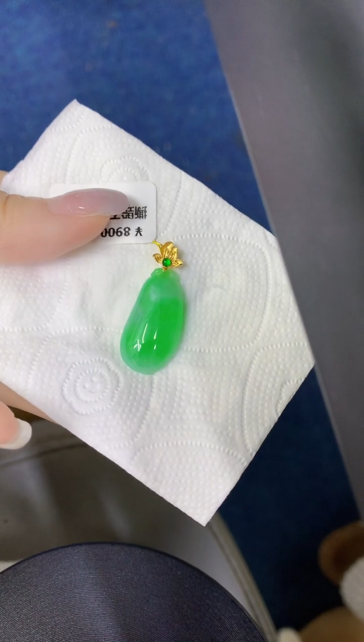 颈饰18K金镶嵌翡翠缅甸天然翡翠A货