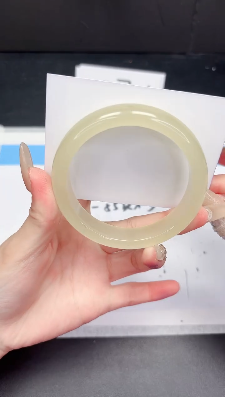 【闪购商品】石英质玉手镯未镶嵌425-61.6