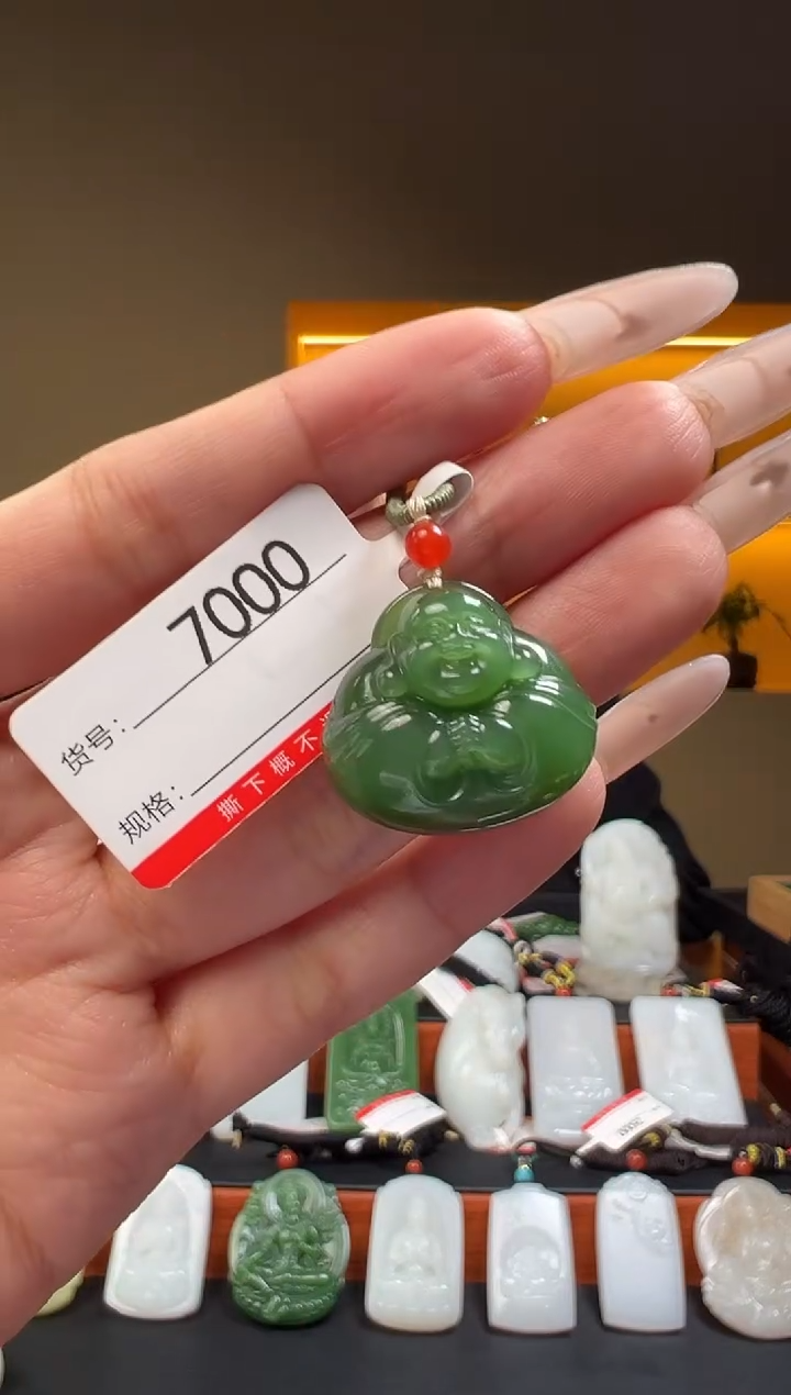 颈饰未镶嵌和田玉1