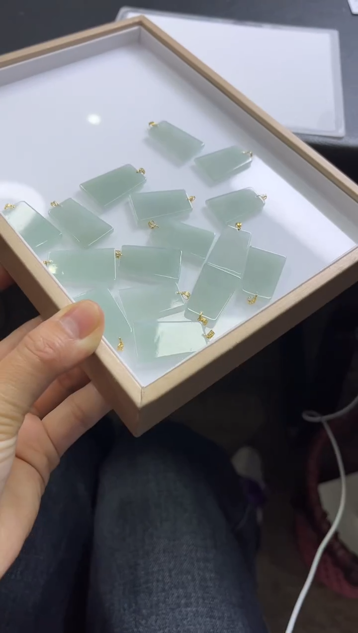 【闪购商品】翡翠颈饰18K金镶嵌M113 /多样性发一件/配绳子