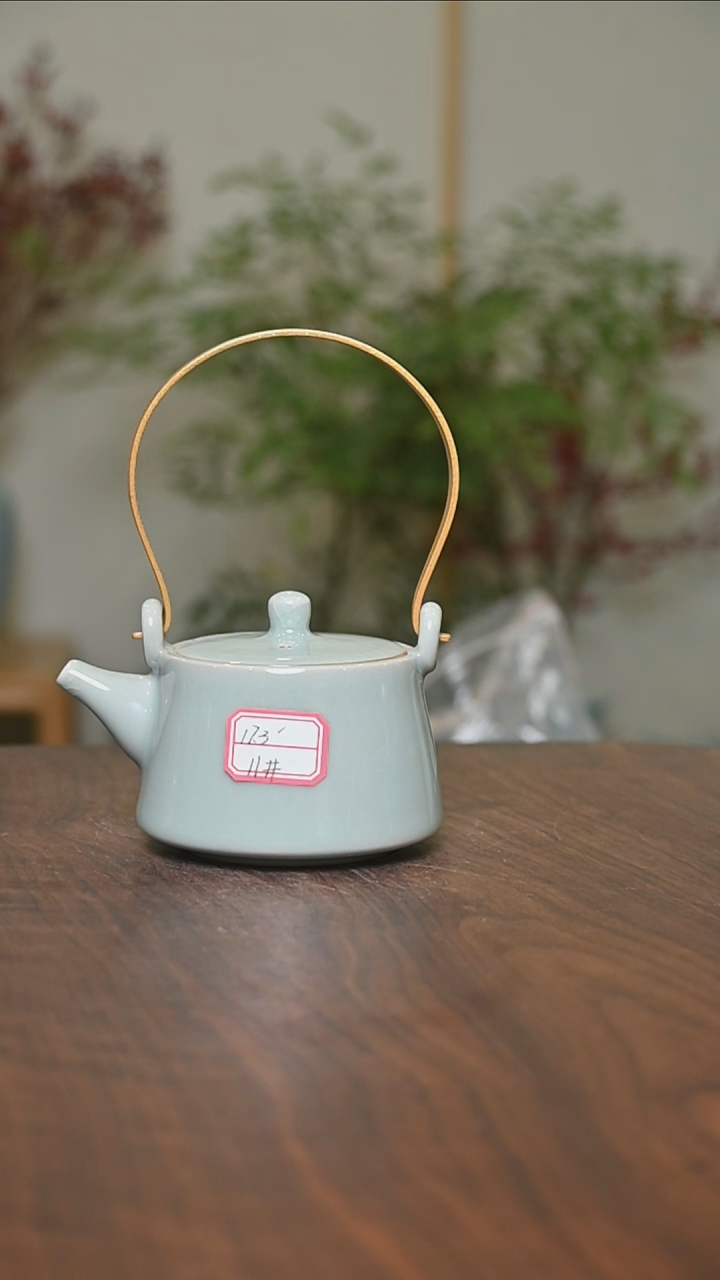 【闪购商品】其他11#微瑕荷叶青釉朱家汝窑款提梁壶