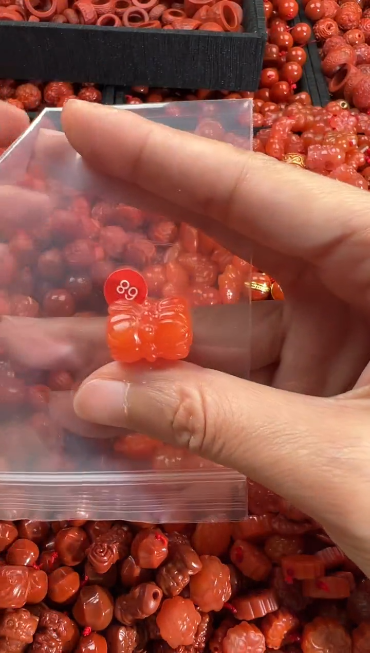 【闪购商品】南红玛瑙颈饰未镶嵌3