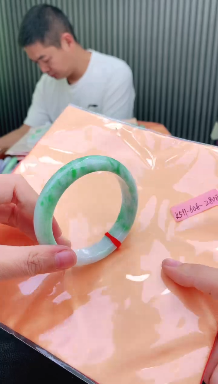 未镶嵌手镯翡翠60+