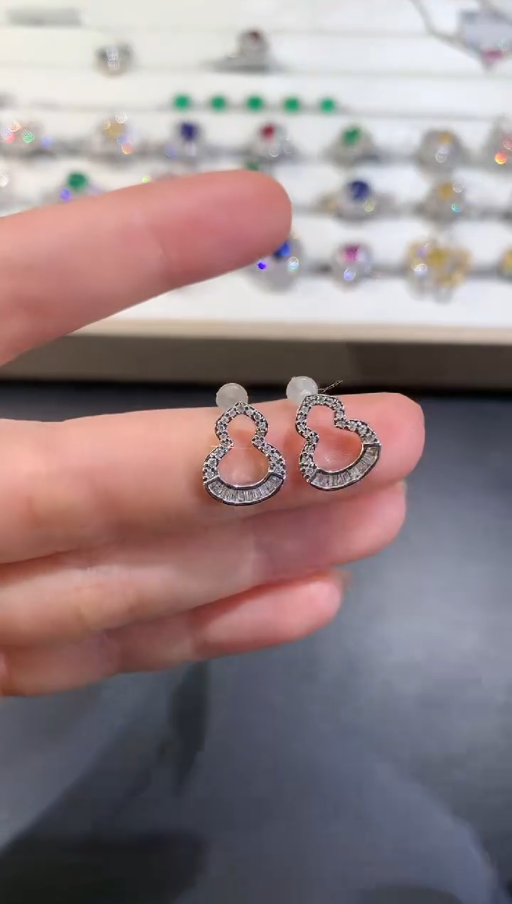 【闪购商品】钻石耳饰18K金镶嵌Z108|2500