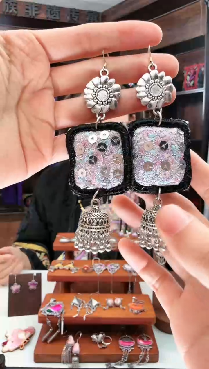 【闪购商品】织绣188蚩梦苗族古绣