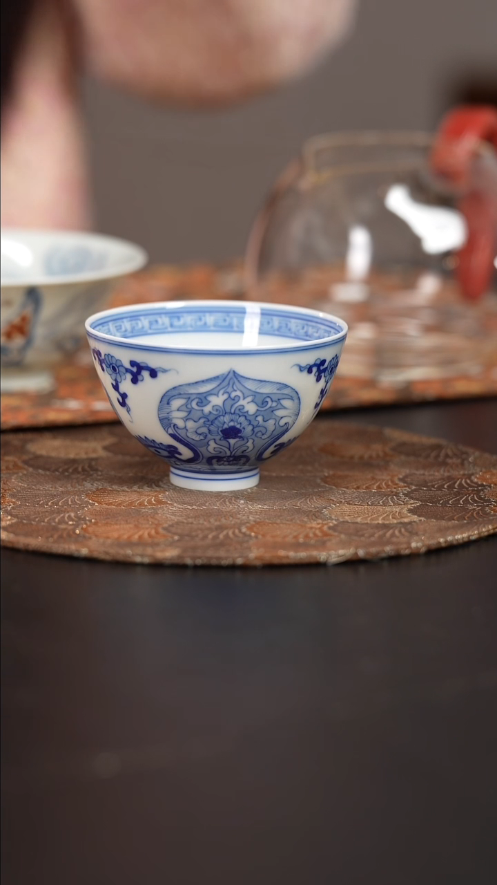 【闪购商品】杯看山柴窑青花如意