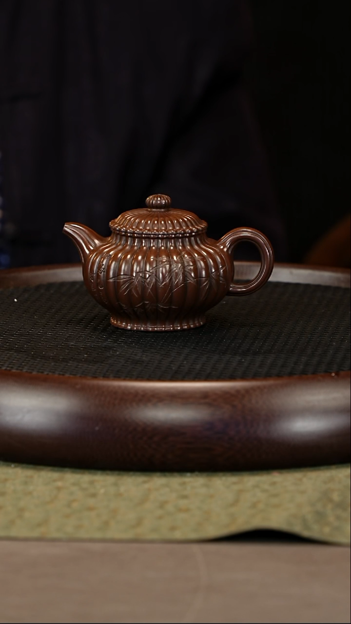 茶壶紫砂46 邵忠源 紫檀紫泥 大亨筋纹掇只180c